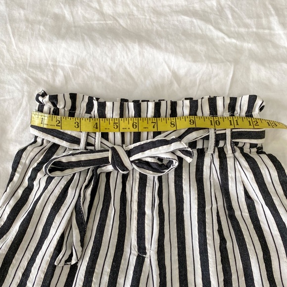 2/$40💜 CLOSET CLEAN OUT: Dynamite linen striped shorts with belt - Picture 6 of 9